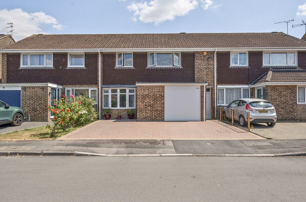 3 bed terraced house for saleHawker Road, Eldene, Swindon SN3