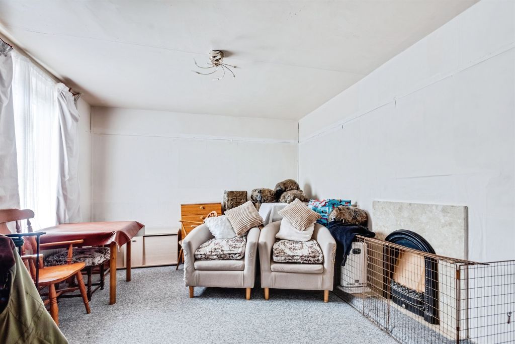 Additional image 2 of 3 bed terraced house for salePinnocks Place, Swindon SN2