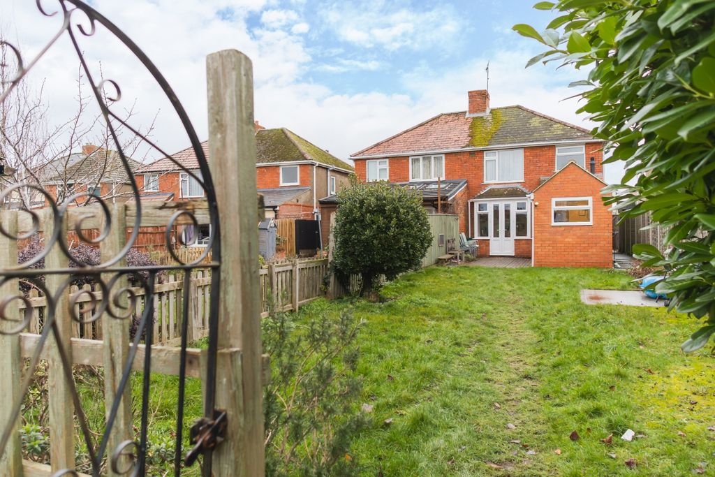 Additional image 19 of 3 bed semi-detached house for saleChurch Walk North, Swindon, Wiltshire SN25