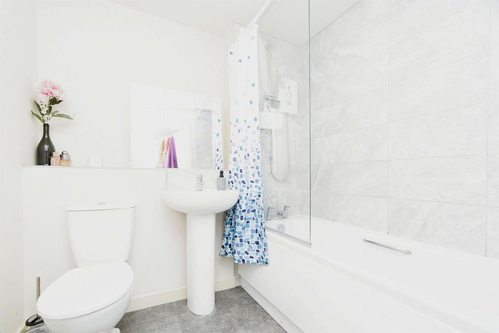 Additional image 7 of 2 bed flat for saleSmiths Lane, Swindon SN3