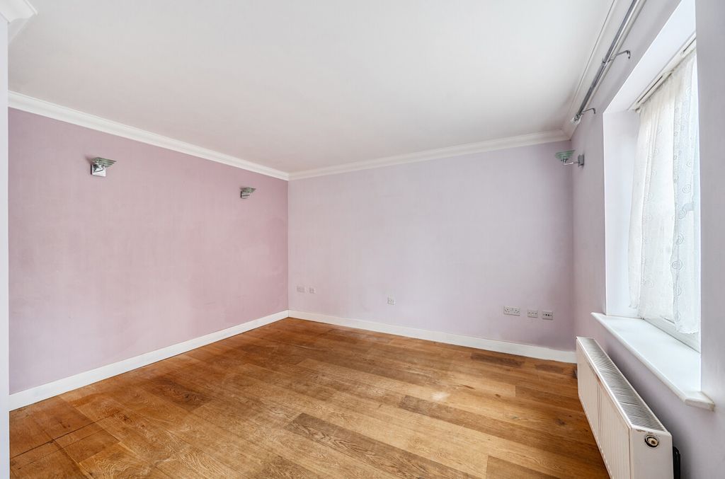 Additional image 3 of 5 bed terraced house for saleZakopane Road, Swindon, Wiltshire SN25