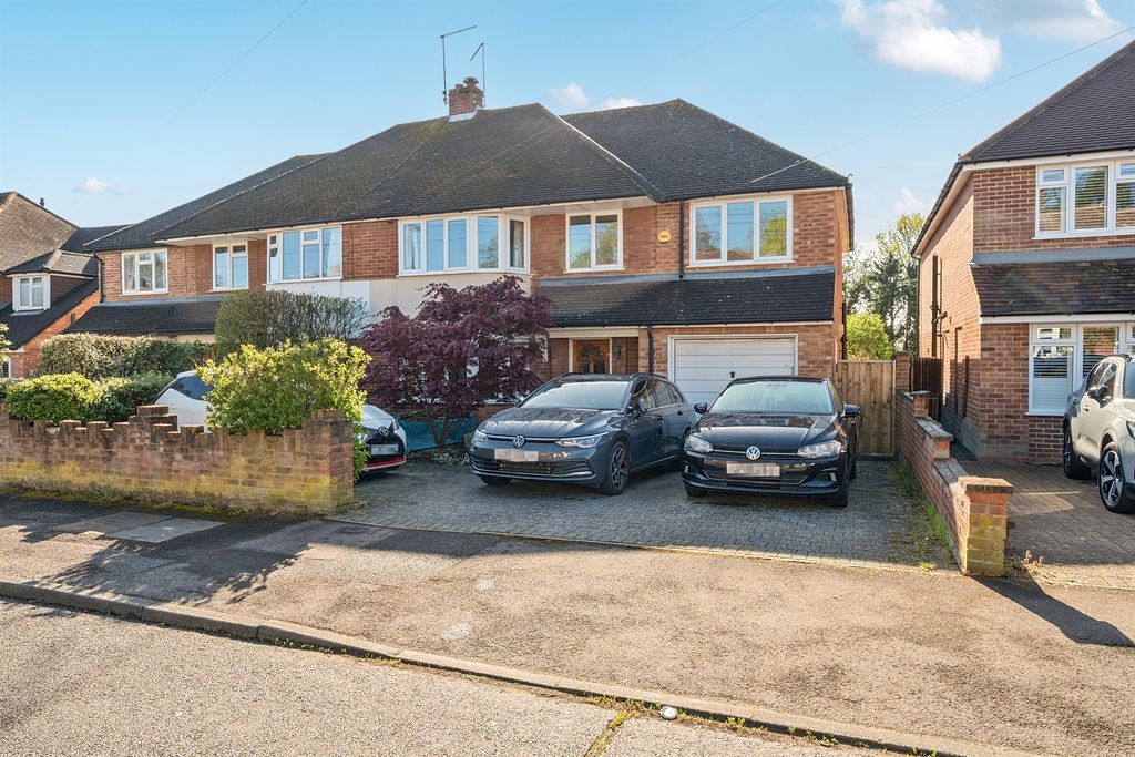 5 bed semi-detached house for saleWavell Road, Maidenhead SL6