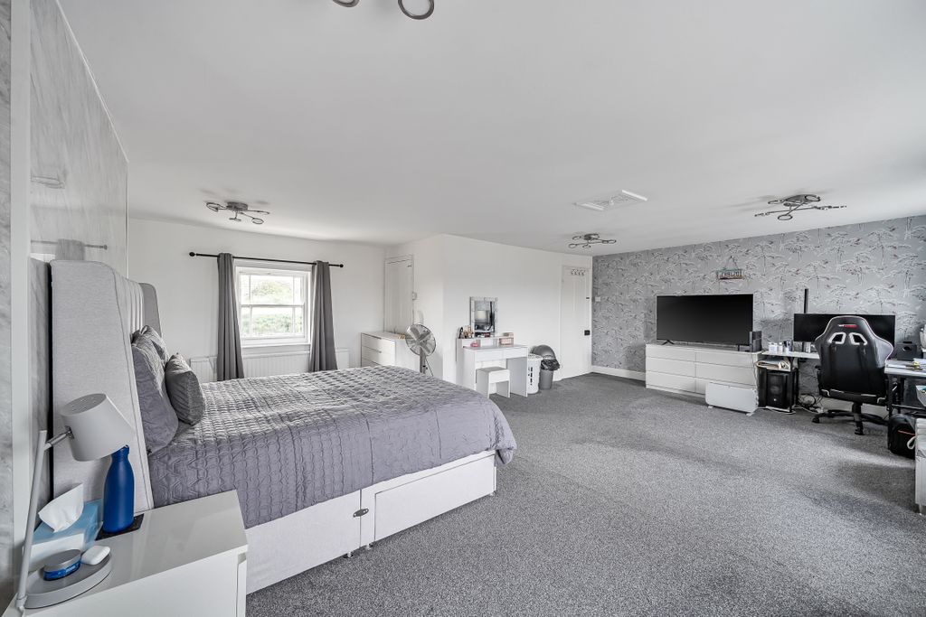 Additional image 5 of 8 bed end terrace house for saleHigh Street, Royal Wootton Bassett SN4