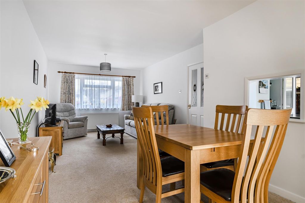 Additional image 9 of 4 bed detached house for saleSalisbury Close, Chippenham SN14