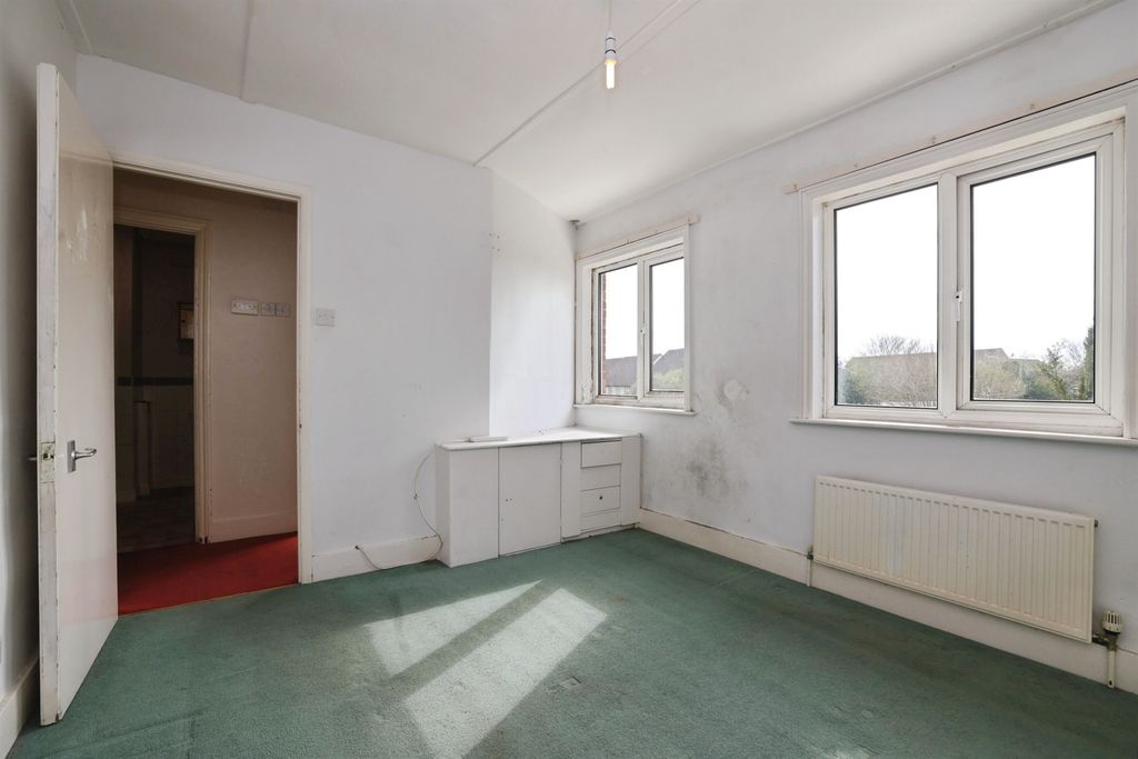 Additional image 10 of 3 bed semi-detached house for saleNursteed Road, Devizes SN10