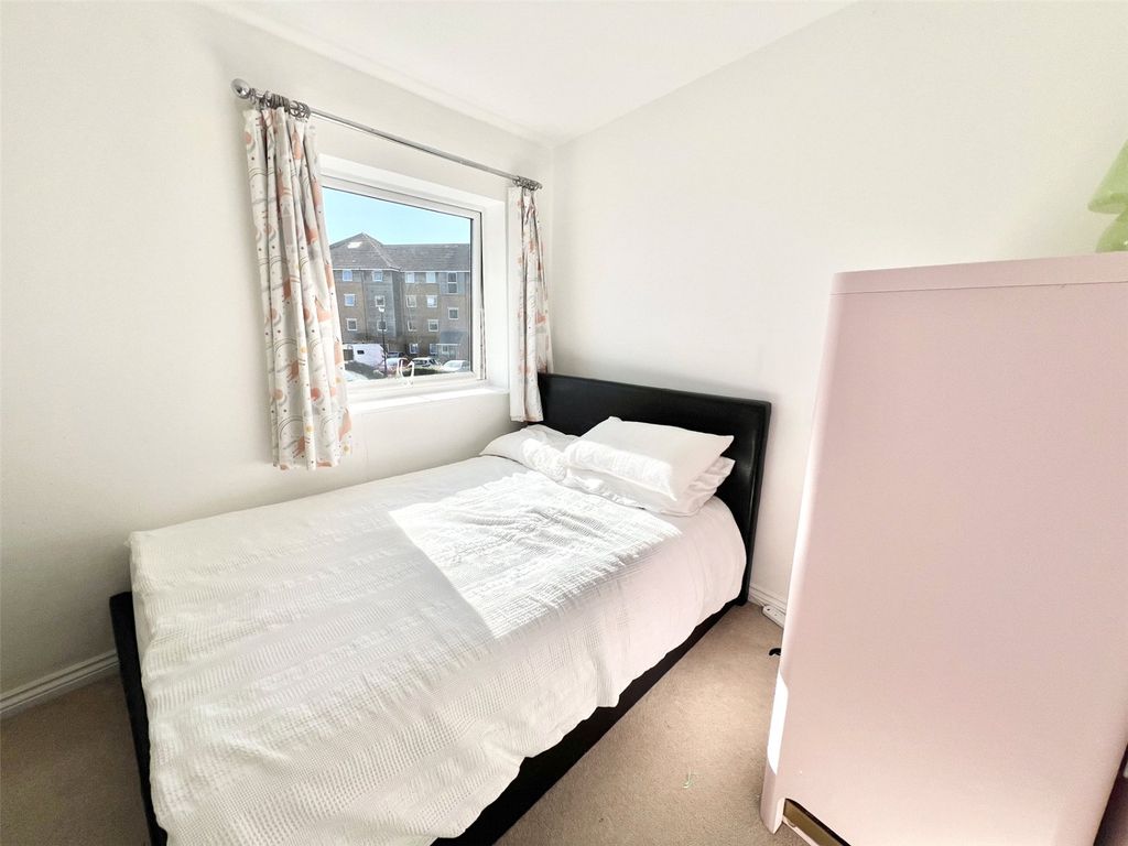 Additional image 15 of 2 bed flat for saleChain Court, Old Town, Swindon SN1