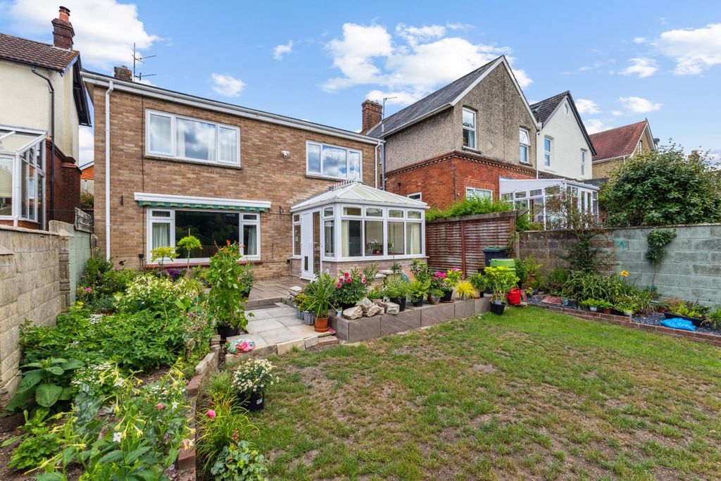 Additional image 14 of 3 bed property for saleVictoria Road, Salisbury SP1