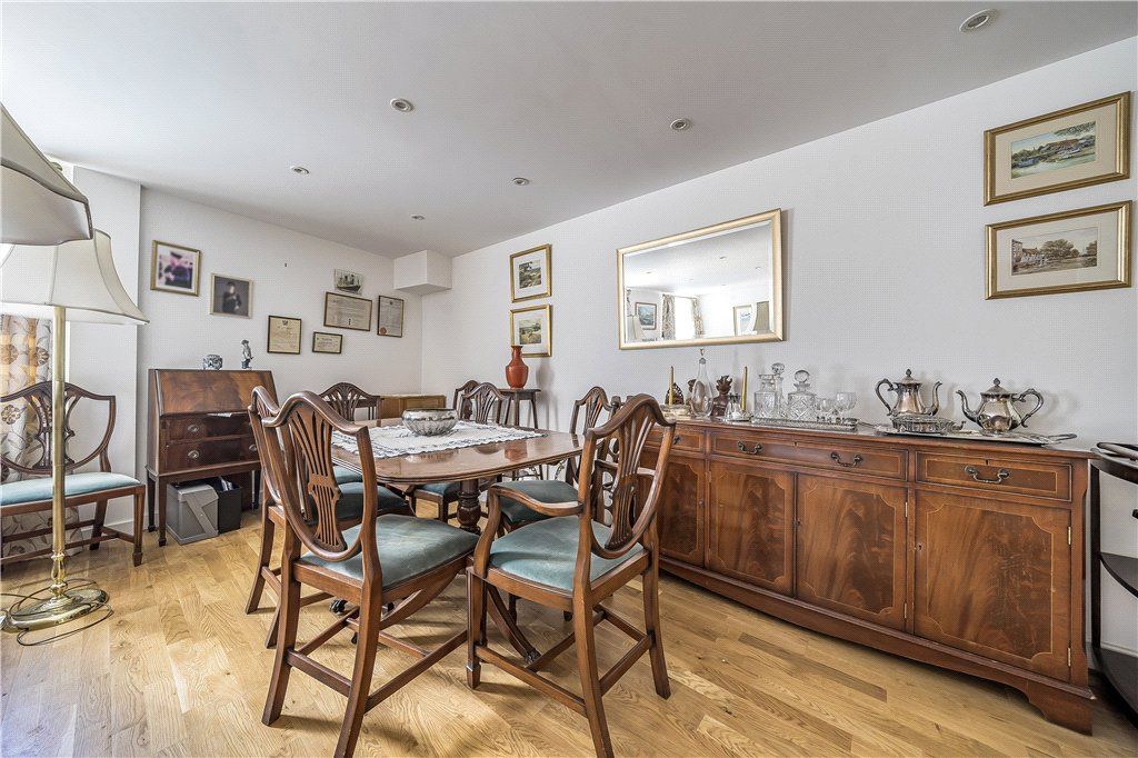 Additional image 10 of 2 bed flat for saleChurch Street, Romsey, Hampshire SO51