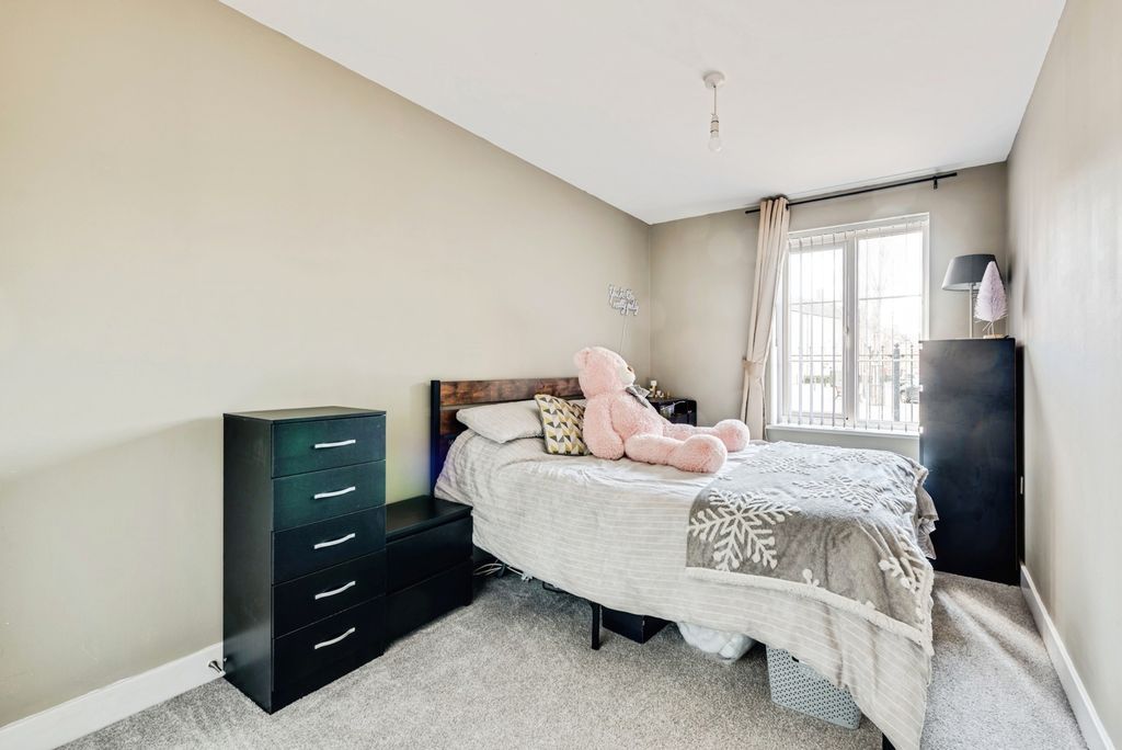Additional image 11 of 2 bed flat for saleChopin Mews, Swindon, Wiltshire SN25