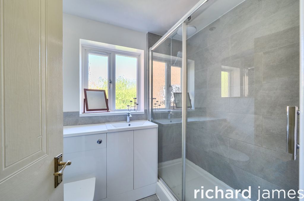 Additional image 7 of 5 bed detached house for saleHungerford Close, The Prinnels, Swindon SN5