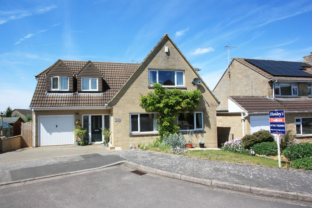 4 bed detached house for saleBrookfield, Highworth, Swindon SN6