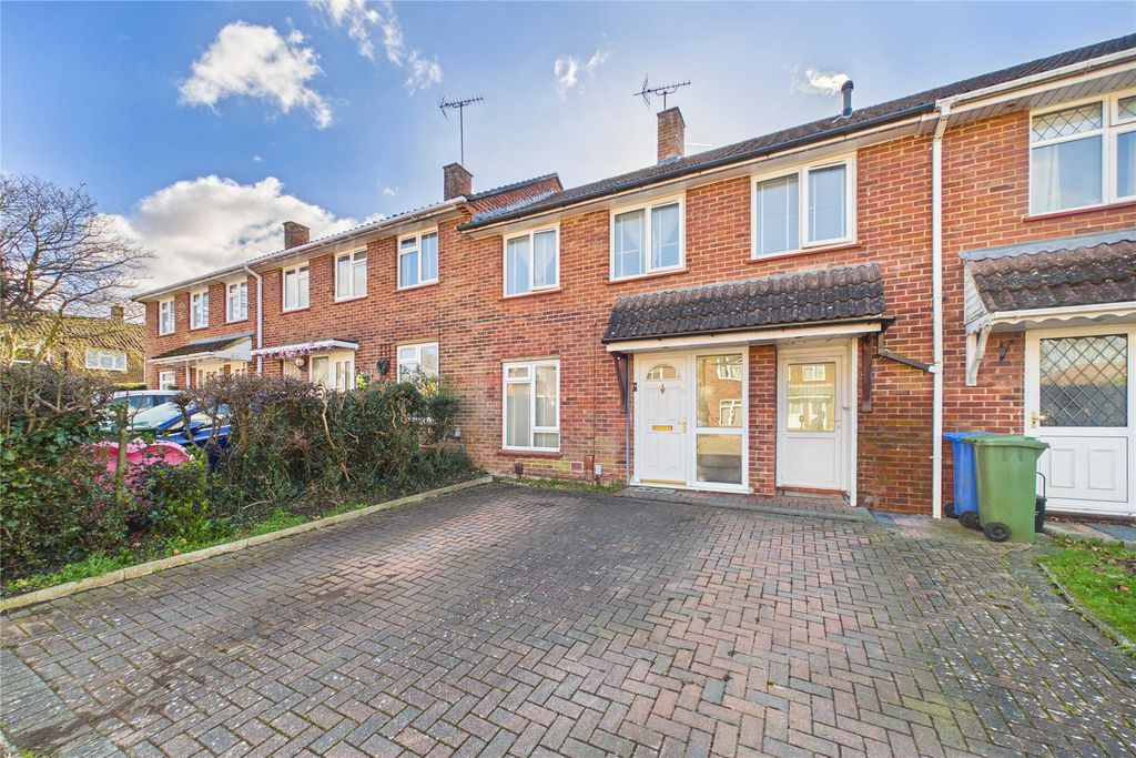 3 bed terraced house for saleShelley Avenue, Bracknell, Berkshire RG12
