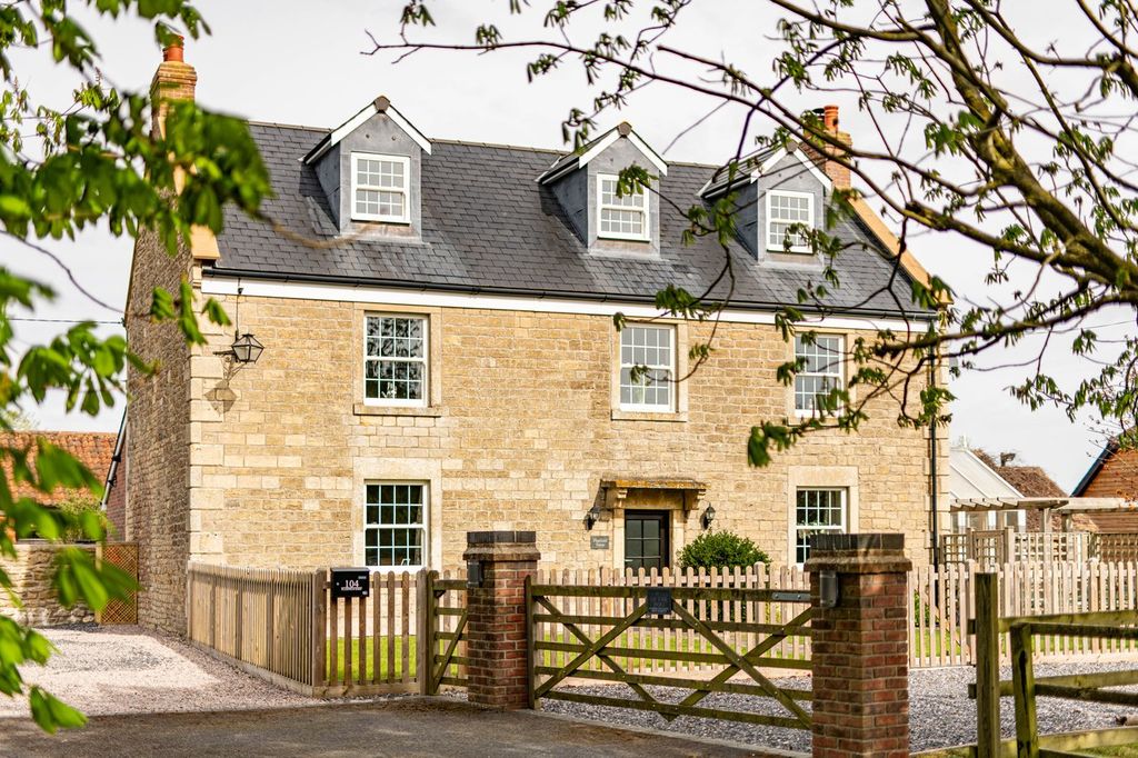 5 bed detached house for saleFrome Road, Southwick BA14