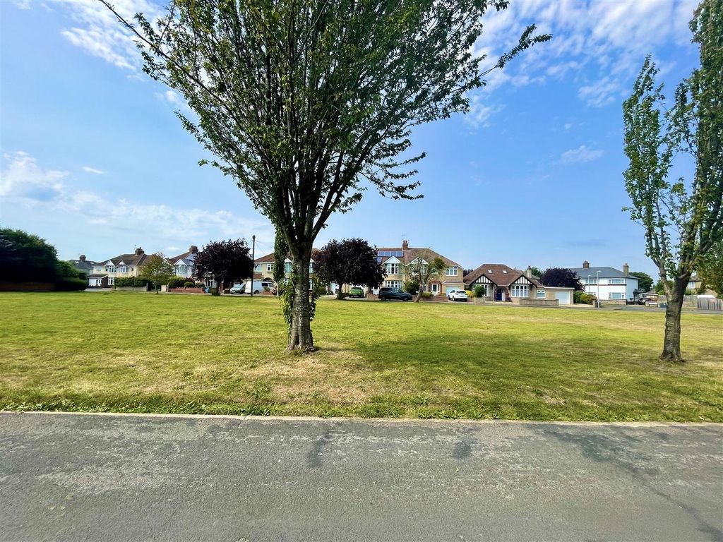 Additional image 18 of 3 bed detached house for saleDowns View Road, Swindon SN3