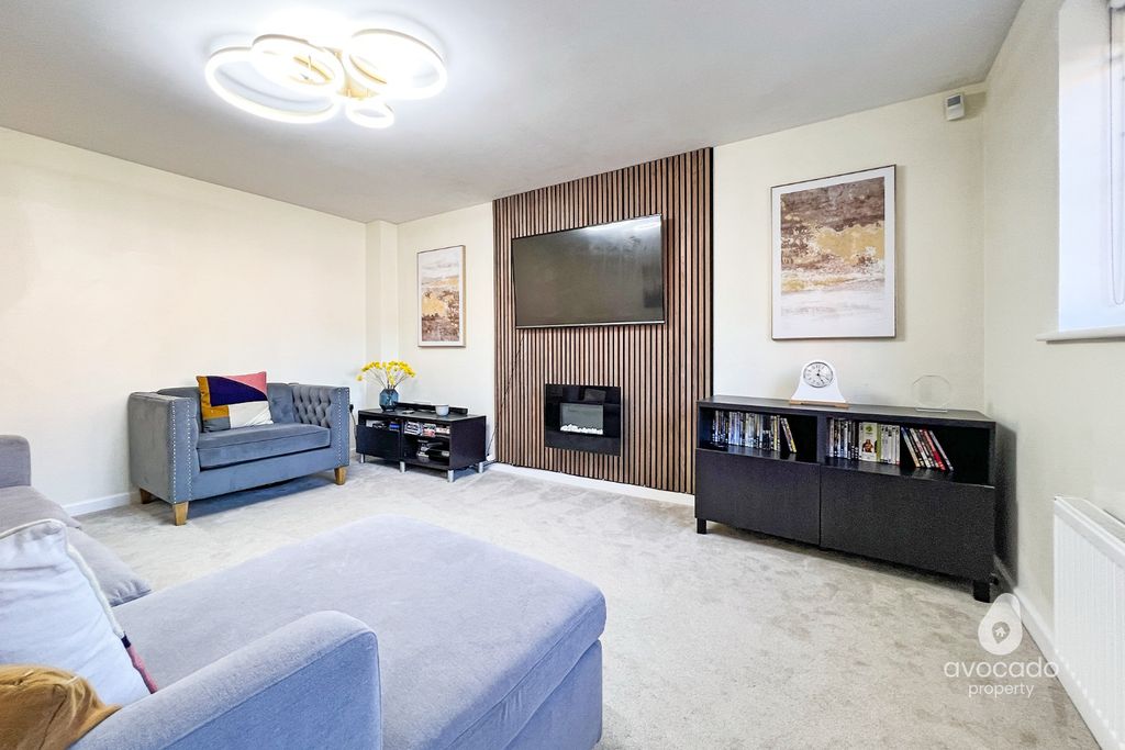 Additional image 7 of 4 bed detached house for saleCrutchley Wood, Jennetts Park, Bracknell RG12