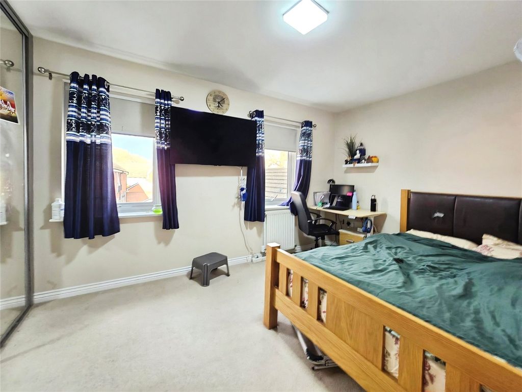 Additional image 8 of 3 bed semi-detached house for saleNicholson Park, Bracknell, Berkshire RG12