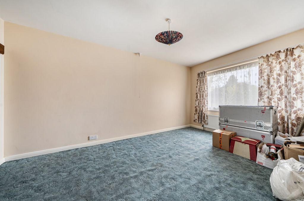 Additional image 8 of 6 bed detached house for saleCarisbrooke Terrace, Chiseldon, Swindon SN4