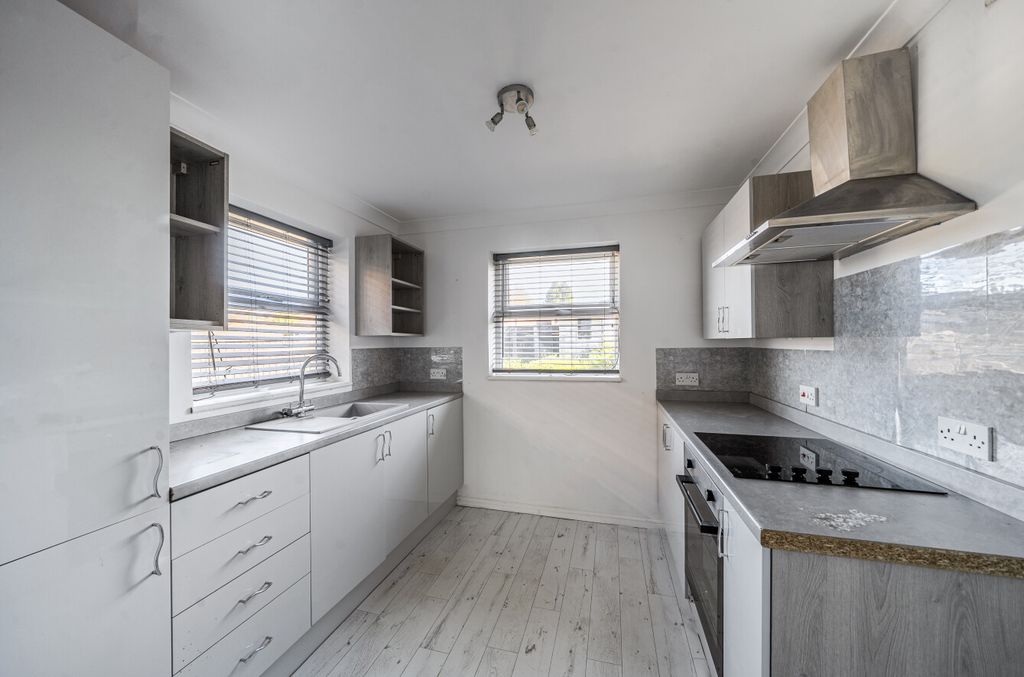 Additional image 5 of 3 bed semi-detached house for saleStation Road, Chiseldon, Swindon SN4