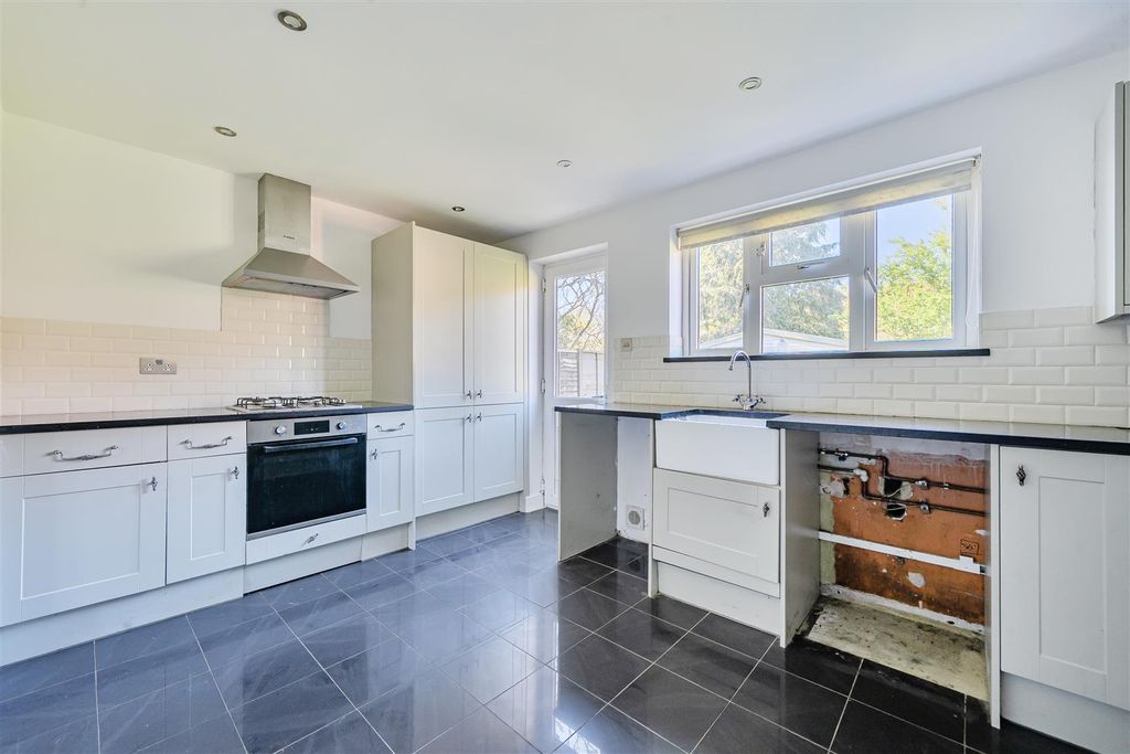 Additional image 5 of 3 bed semi-detached house for saleCricket Field Grove, Crowthorne, Berkshire RG45