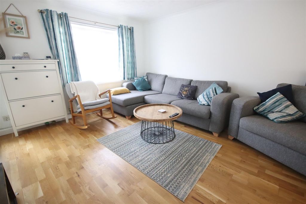 Additional image 5 of 3 bed semi-detached house for saleHolland Close, Chippenham SN15