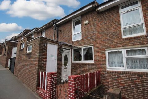 St. James Close, Woolwich SE18
