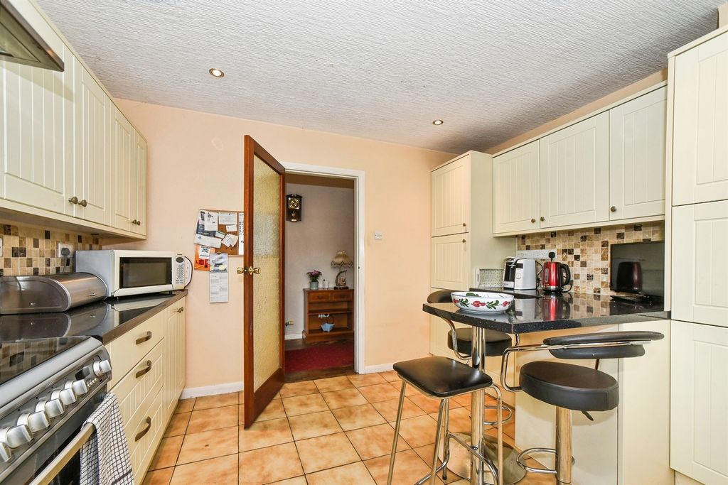 Additional image 5 of 3 bed detached bungalow for saleBelmont Close, Swindon SN3
