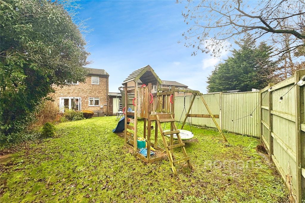 Additional image 13 of 3 bed semi-detached house for saleWargrove Drive, College Town, Sandhurst GU47