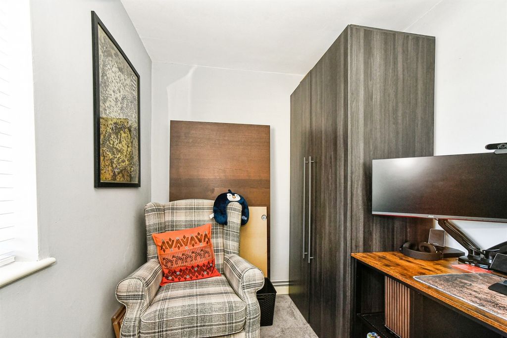 Additional image 11 of 2 bed flat for saleHelmsdale, Swindon SN25