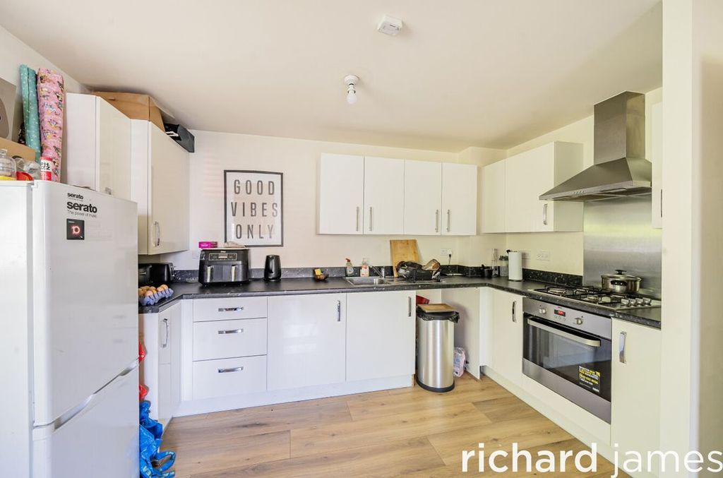 Additional image 9 of 2 bed flat for saleChaddington Strand, Swindon SN1