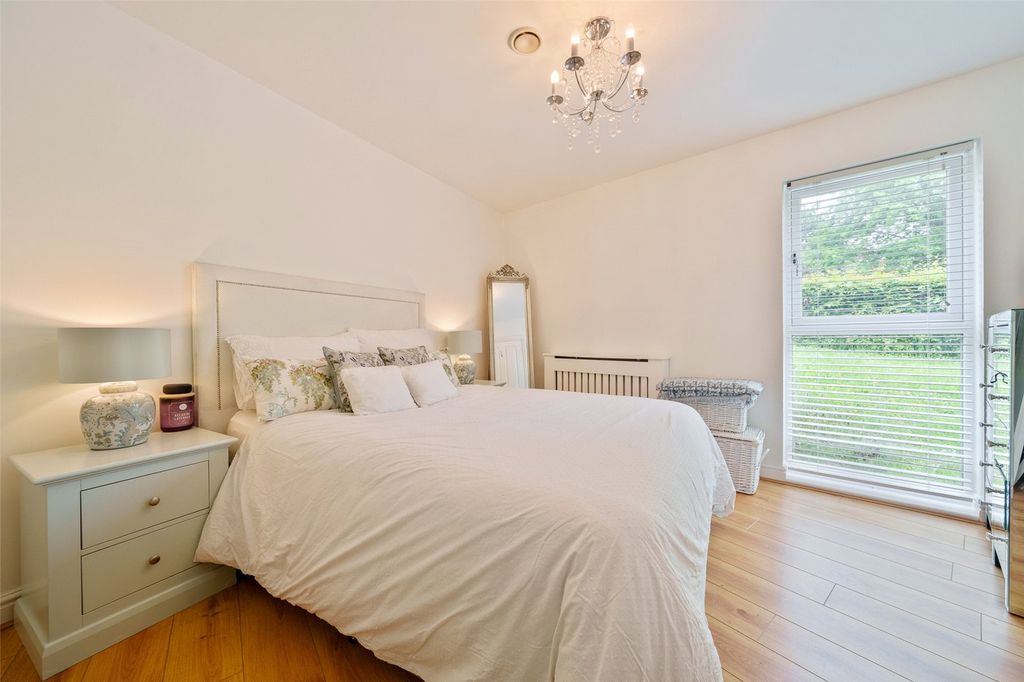 Additional image 7 of 1 bed flat for saleGibson Drive, Bracknell, Bracknell Forest RG12