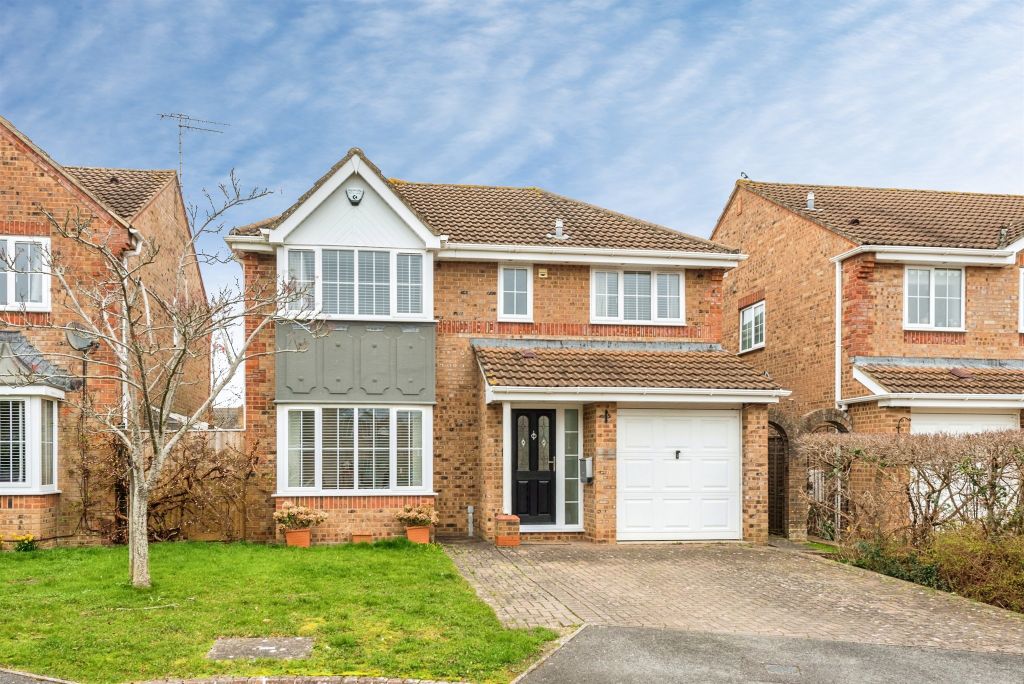4 bed detached house for saleGreenwich Close, Swindon SN25