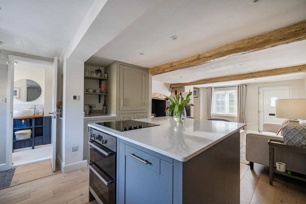 2 bed terraced house for saleTownsend, Urchfont, Devizes SN10 photo 3