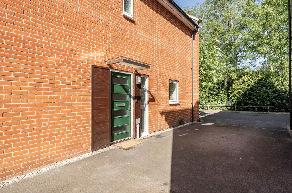 Additional image 18 of 4 bed detached house for saleTornado Chase, Bracknell, Berkshire RG12