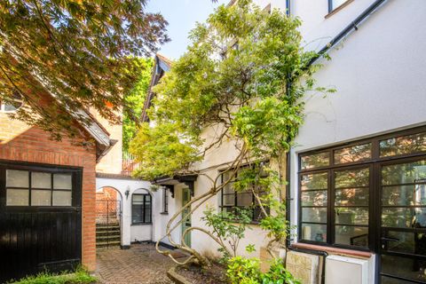 Netherhall Gardens, Hampstead, London NW3