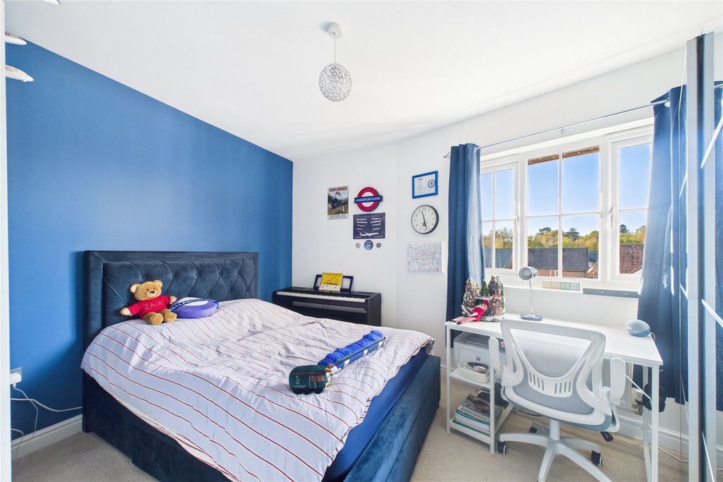 Additional image 4 of 2 bed flat for saleFulmar Crescent, Bracknell, Berkshire RG12