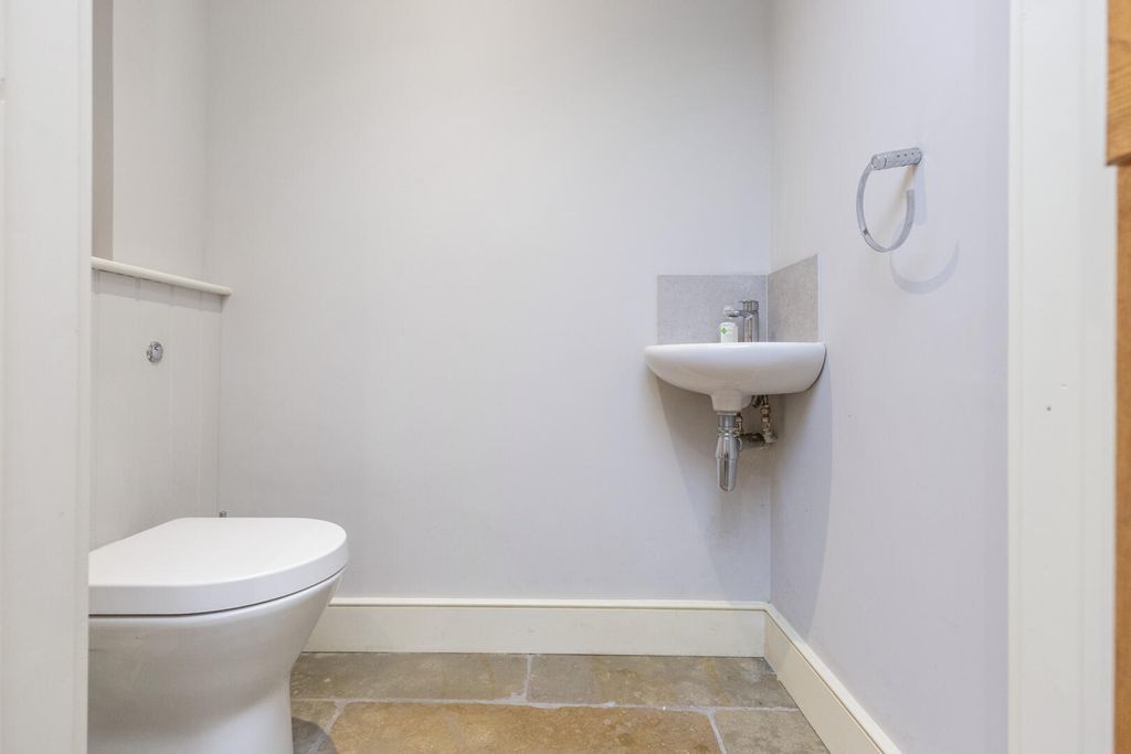 Additional image 10 of 2 bed property for saleSwallowcliffe, Salisbury SP3