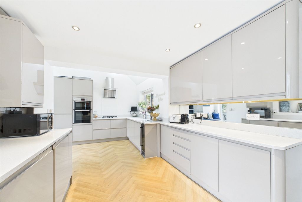 Additional image 2 of 3 bed link detached house for saleSimkins Close, Winkfield Row, Berkshire RG42