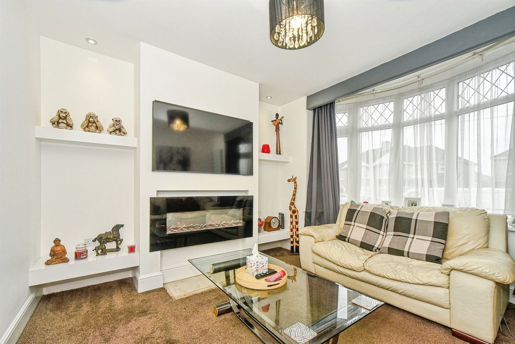 Additional image 2 of 3 bed semi-detached house for saleOkus Grove, Swindon SN2