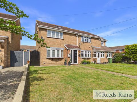 Leconfield Walk, Hornchurch RM12