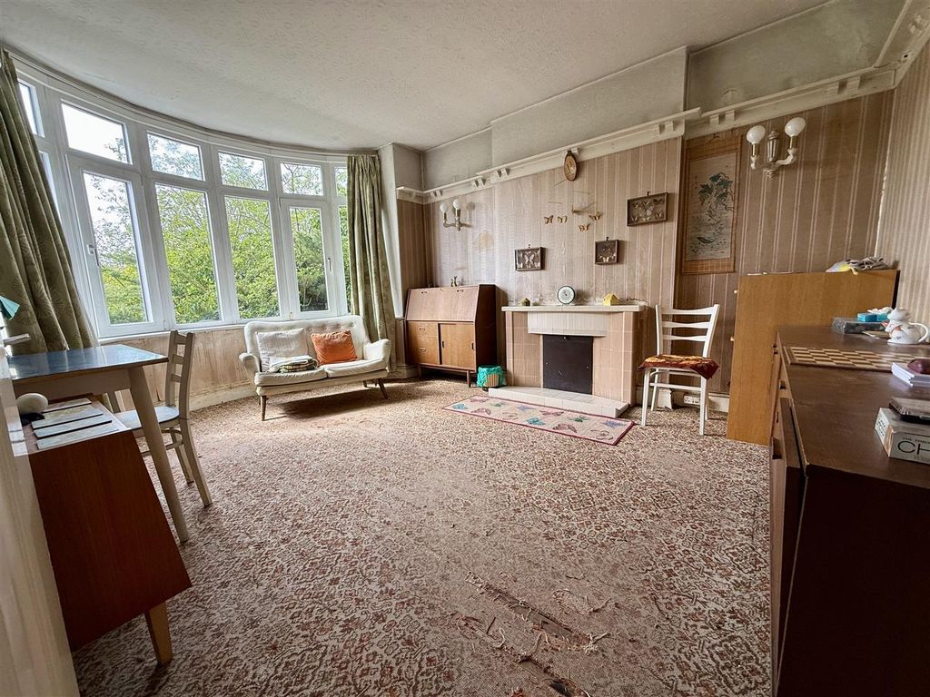 Additional image 3 of 4 bed detached house for saleMarlborough Road, Swindon SN3