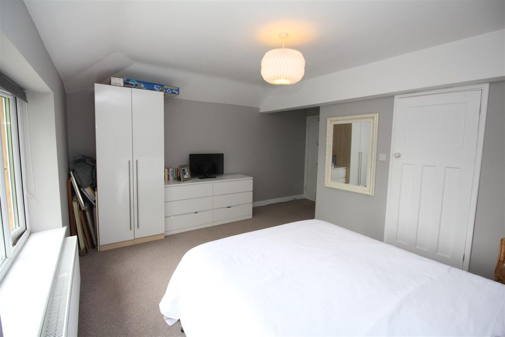Additional image 14 of 4 bed semi-detached house for saleEast Yewstock Crescent, Chippenham SN15