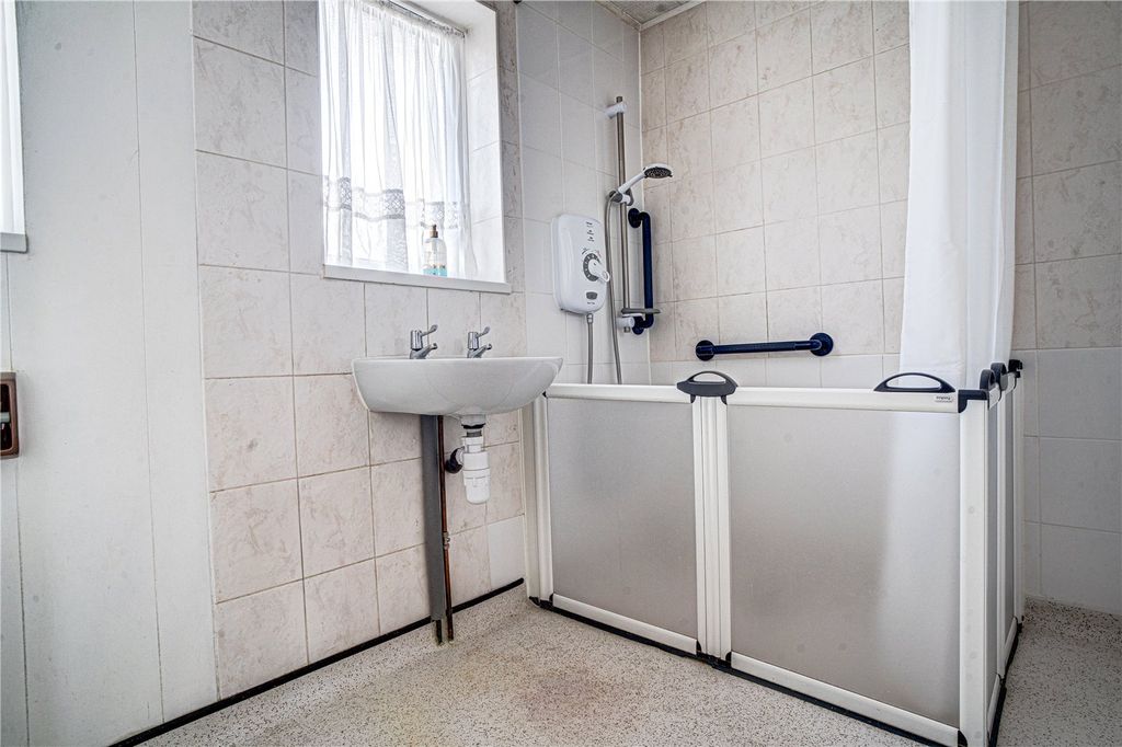 Additional image 8 of 3 bed end terrace house for saleQueens Drive, Swindon, Wiltshire SN3
