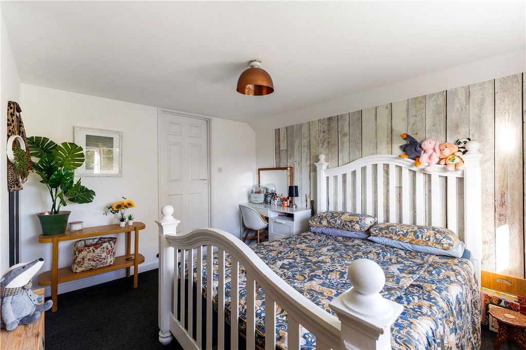 Additional image 13 of 4 bed detached house for salePipers Piece, Herd Street, Marlborough, Wiltshire SN8