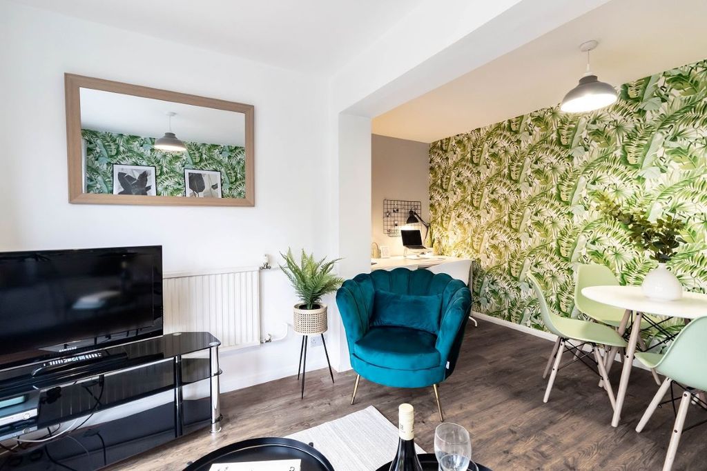 Additional image 5 of 6 bed terraced house for sale5 Glebewood, Bracknell, Berkshire RG12