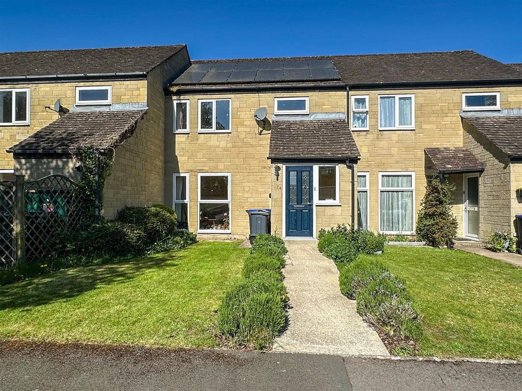 3 bed semi-detached house for saleBarley Close, Malmesbury SN16
