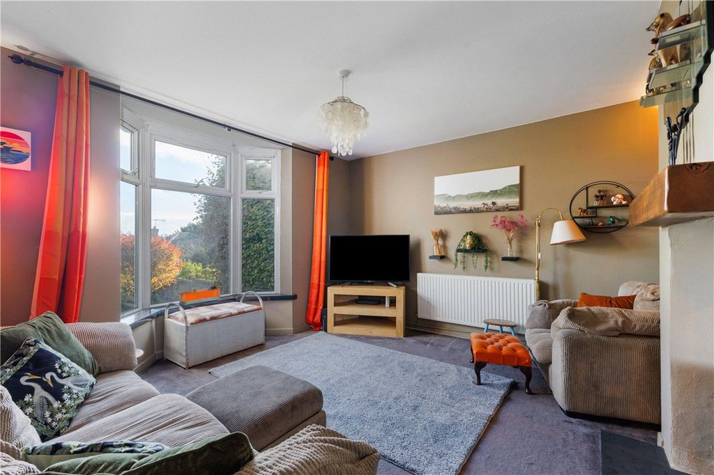 Additional image 10 of 4 bed detached house for salePipers Piece, Herd Street, Marlborough, Wiltshire SN8