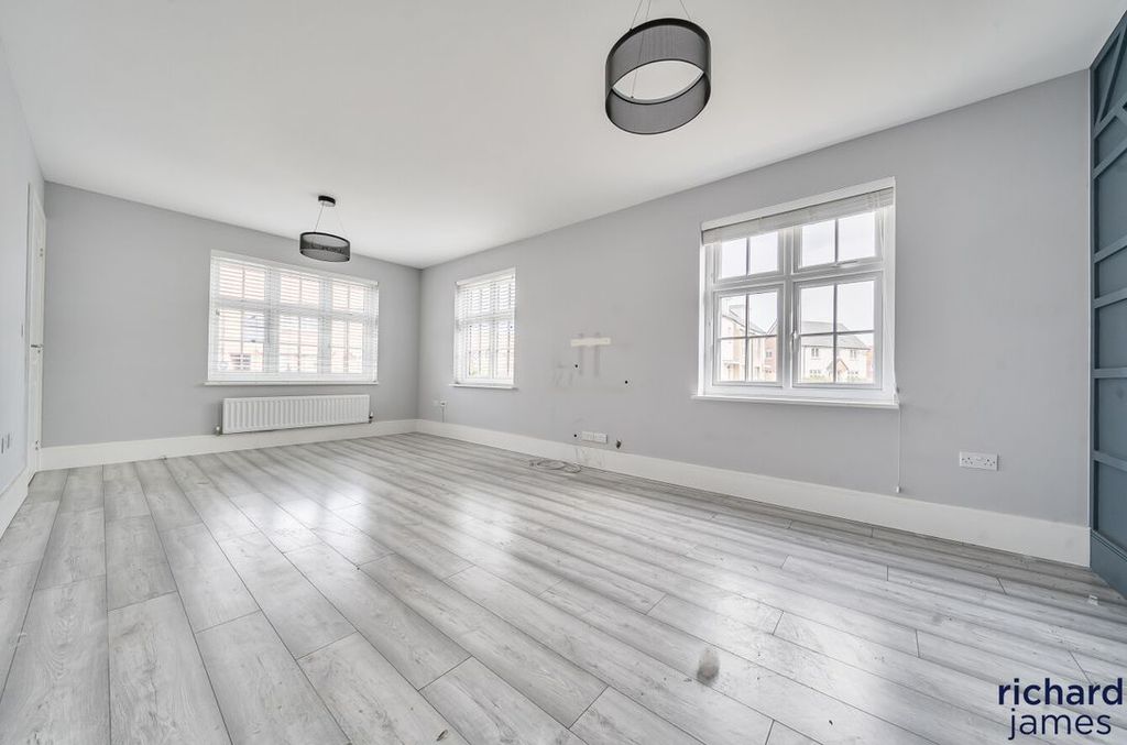 Additional image 6 of 4 bed detached house for saleCrofton Road, Swindon SN3