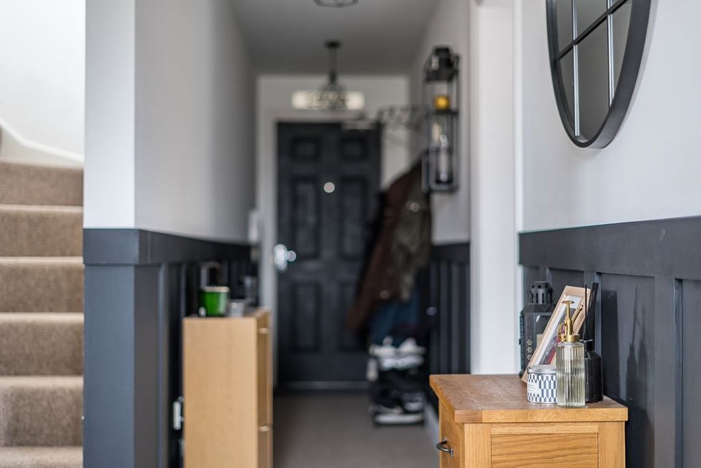 Additional image 15 of 3 bed flat for salePasteur Drive, Old Town, Swindon SN1