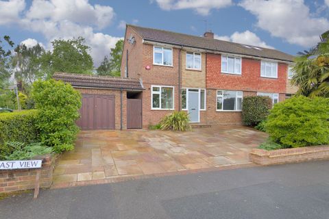 East View, Barnet EN5