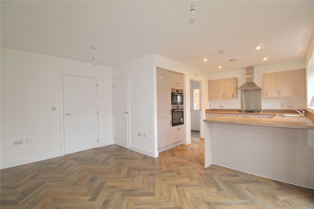 4 bed detached house for salePlot 105, Weavers Meadow, Trowbridge BA14 photo 4